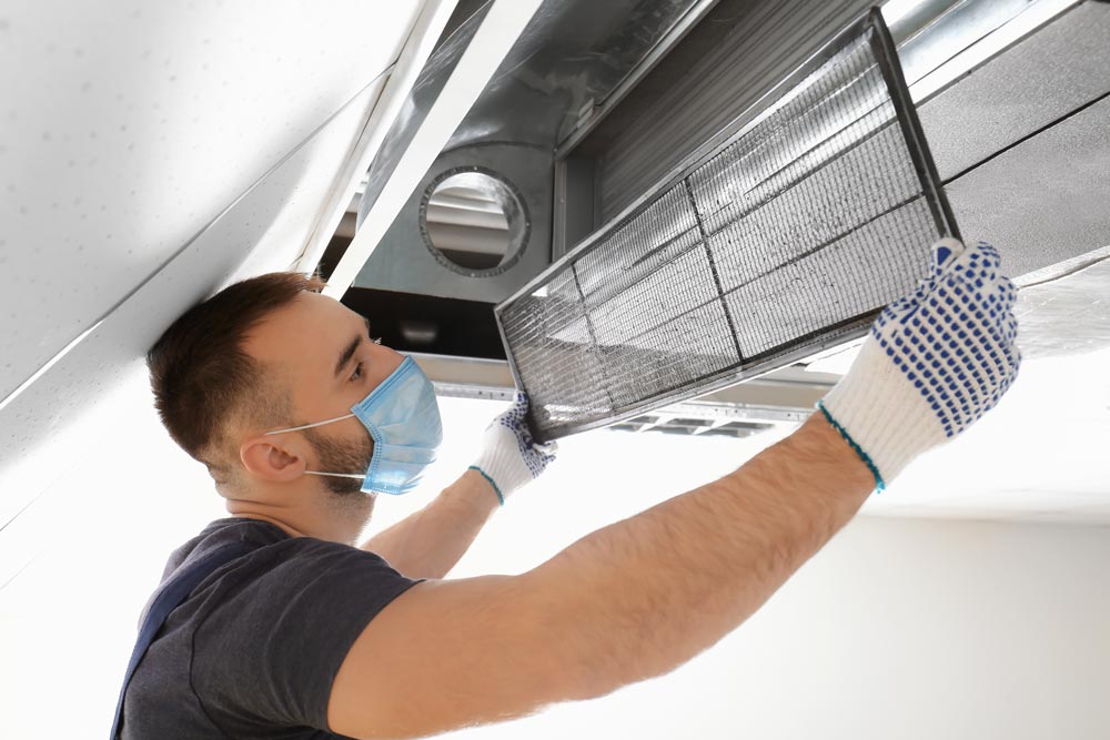 installation hotte Casablanca dans une cuisine professionnelle avec hotte professionnelle Casablanca